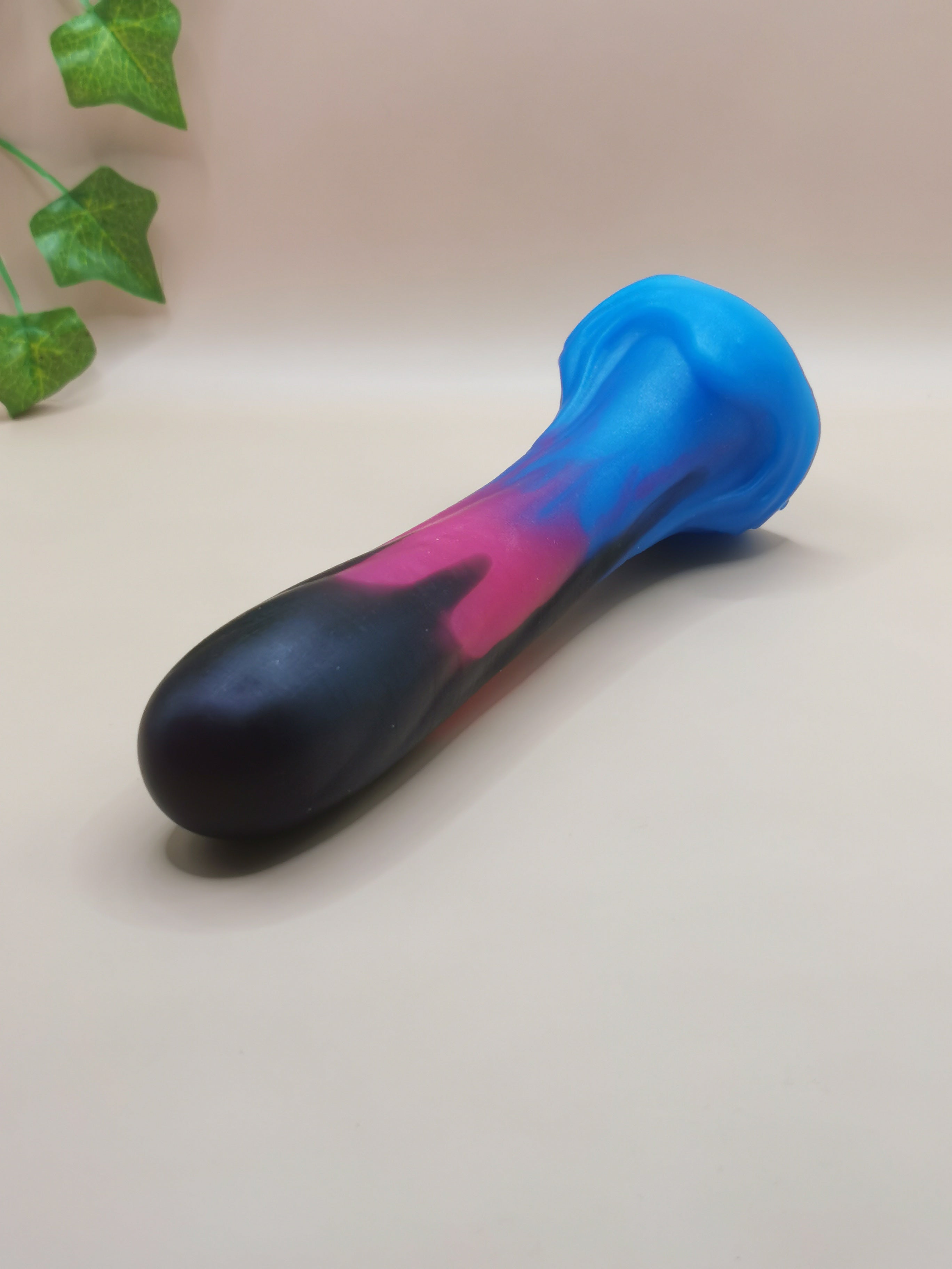 Wonder Black Drip Blue Red (Medium, Medium A10)